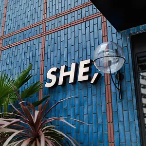 Otel She,, Osaka